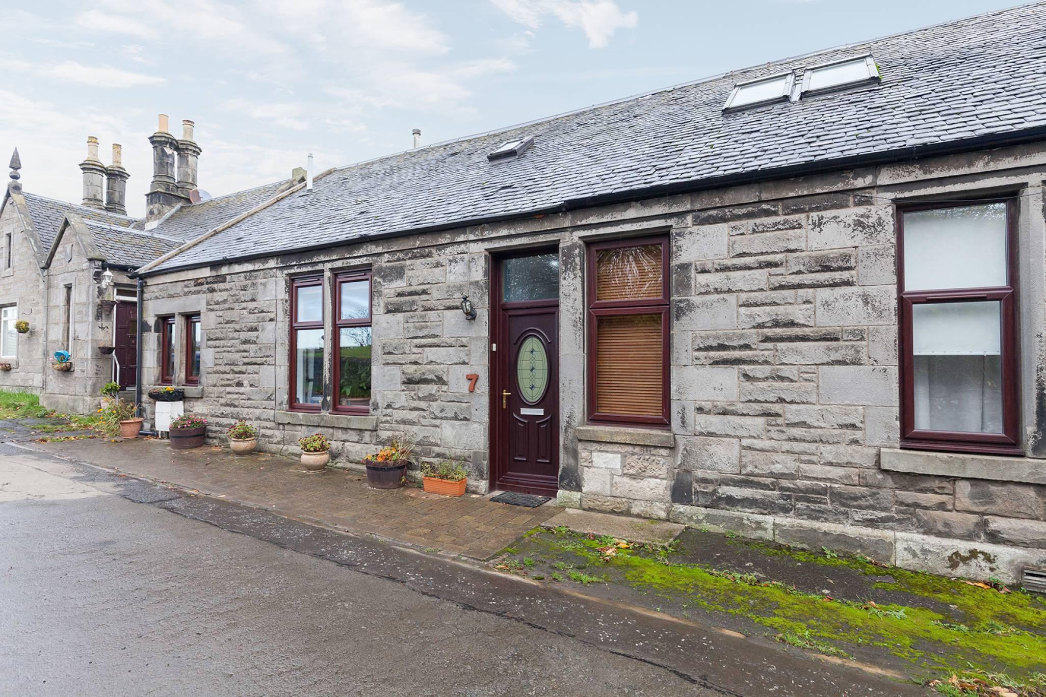 7 Urquhart Farm Cottages, Dunfermline, KY12 8QJ McEwan Fraser Legal