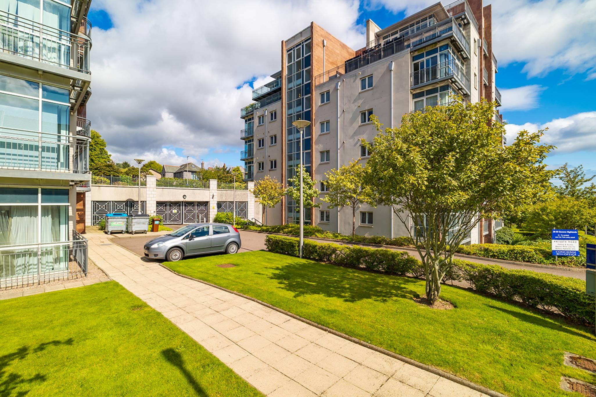 48 Queens Highlands, Aberdeen, AB15 4AR