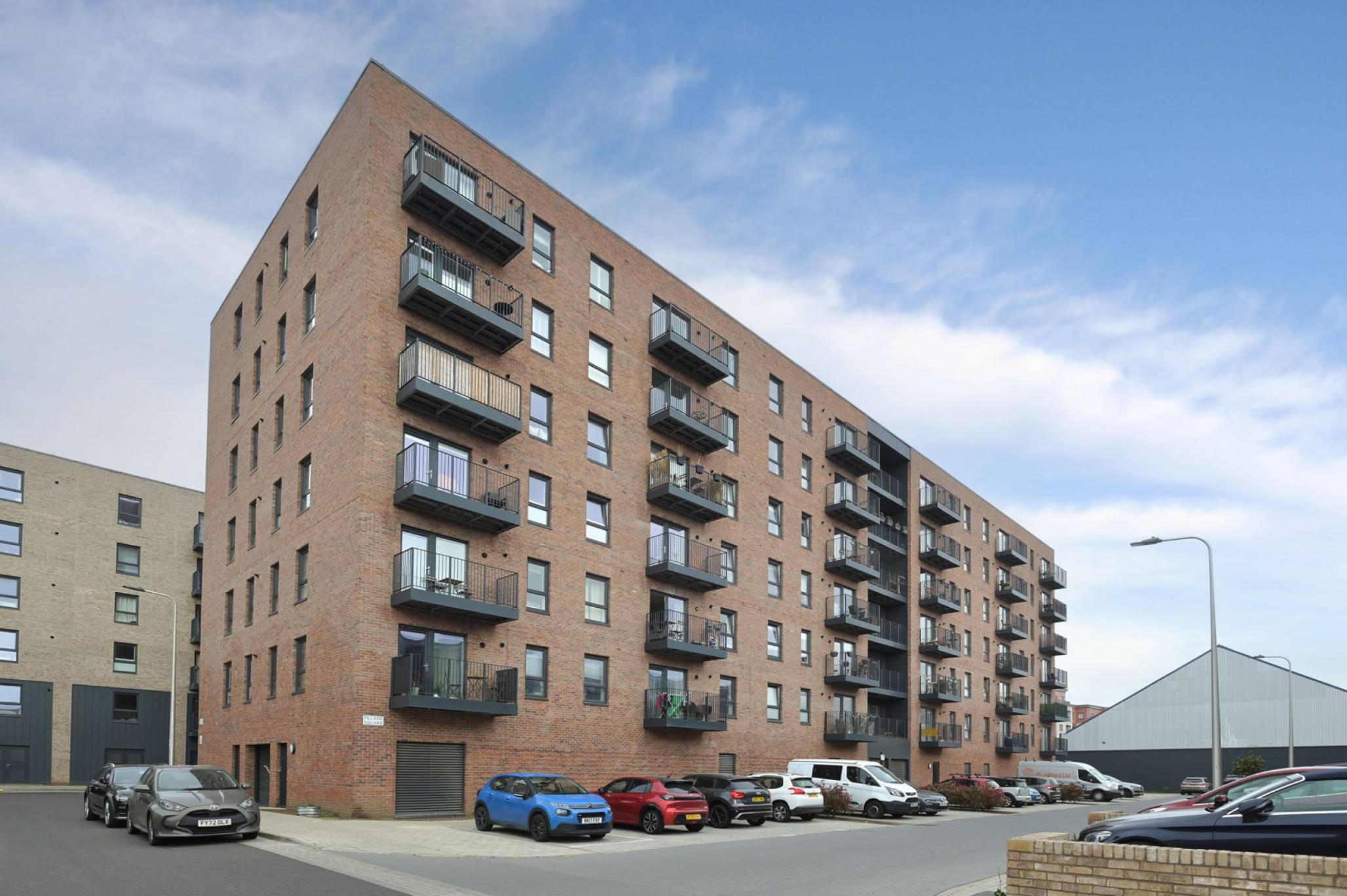 Flat 8, 19 Pillans Place, The Shore, Leith, EH6 7FJ