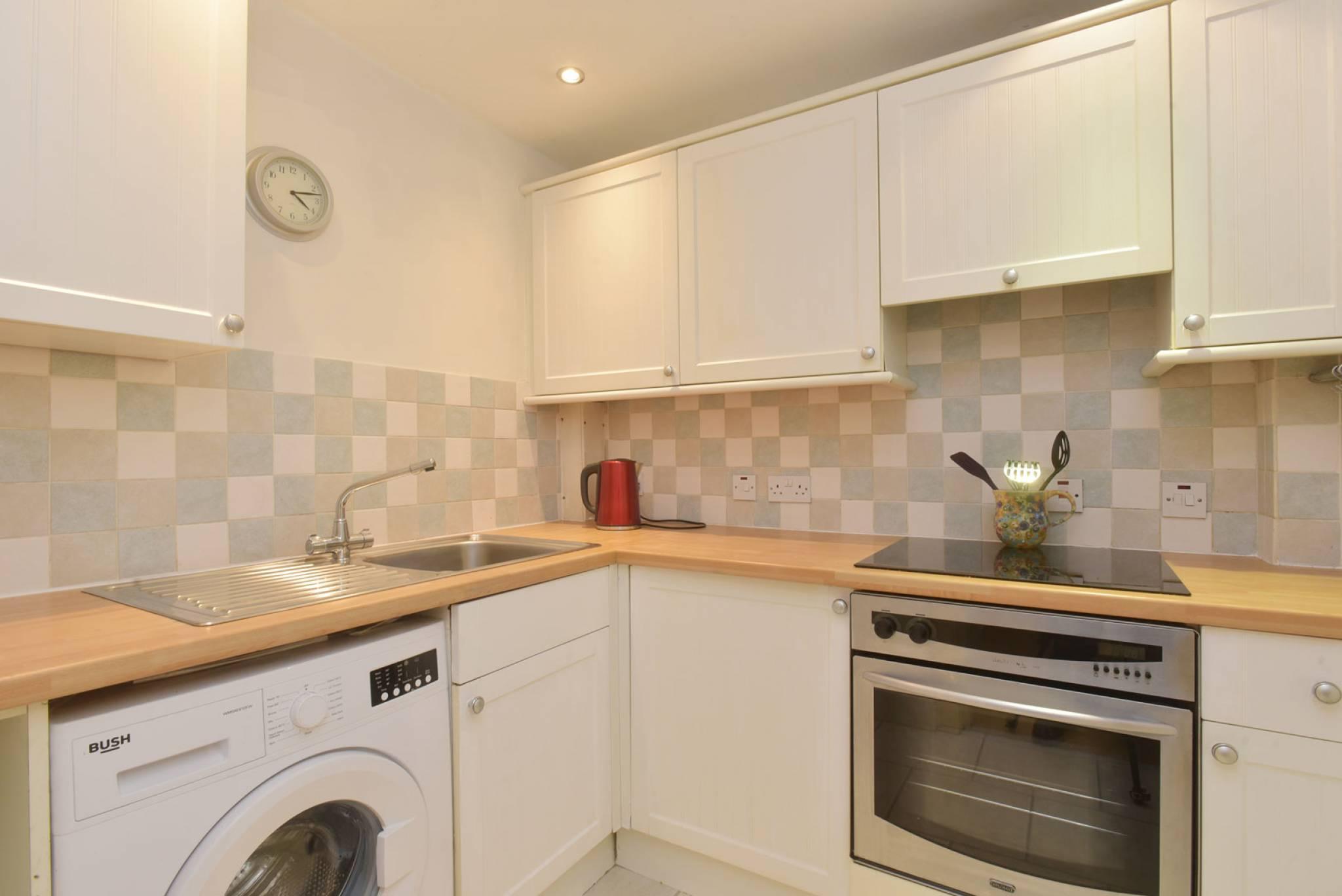 6/1 Rosevale Terrace, Leith Links, Edinburgh, EH6 8AN