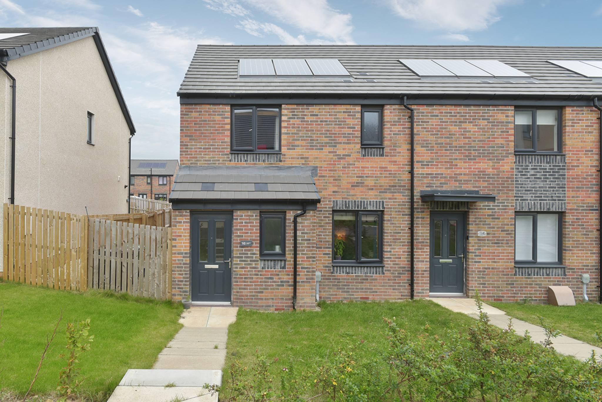 16 Lumsden Loan, Edinburgh, EH17 8ZF