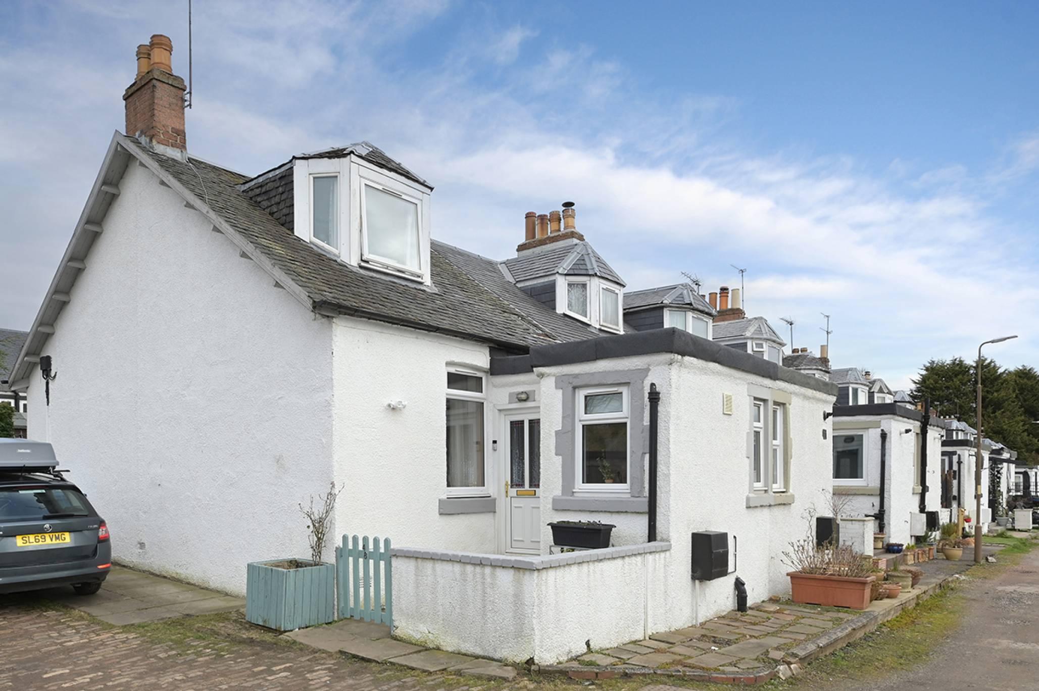 48 New Holygate, Broxburn, EH52 5RN