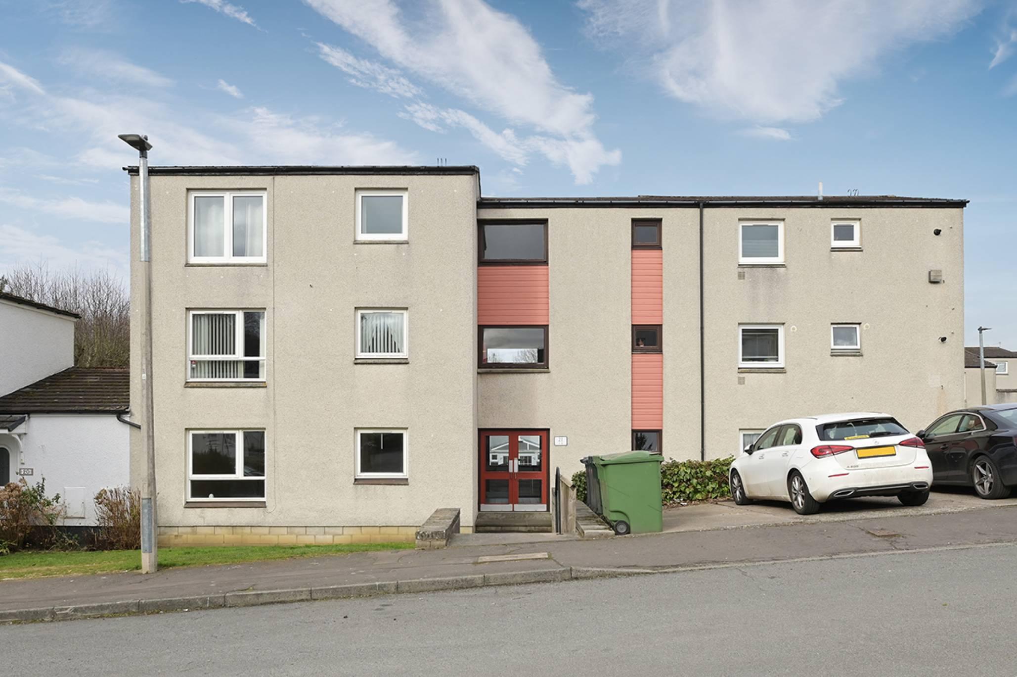 Flat 5, 21 Bughtlin Gardens, East Craigs, Edinburgh, EH12 8XB
