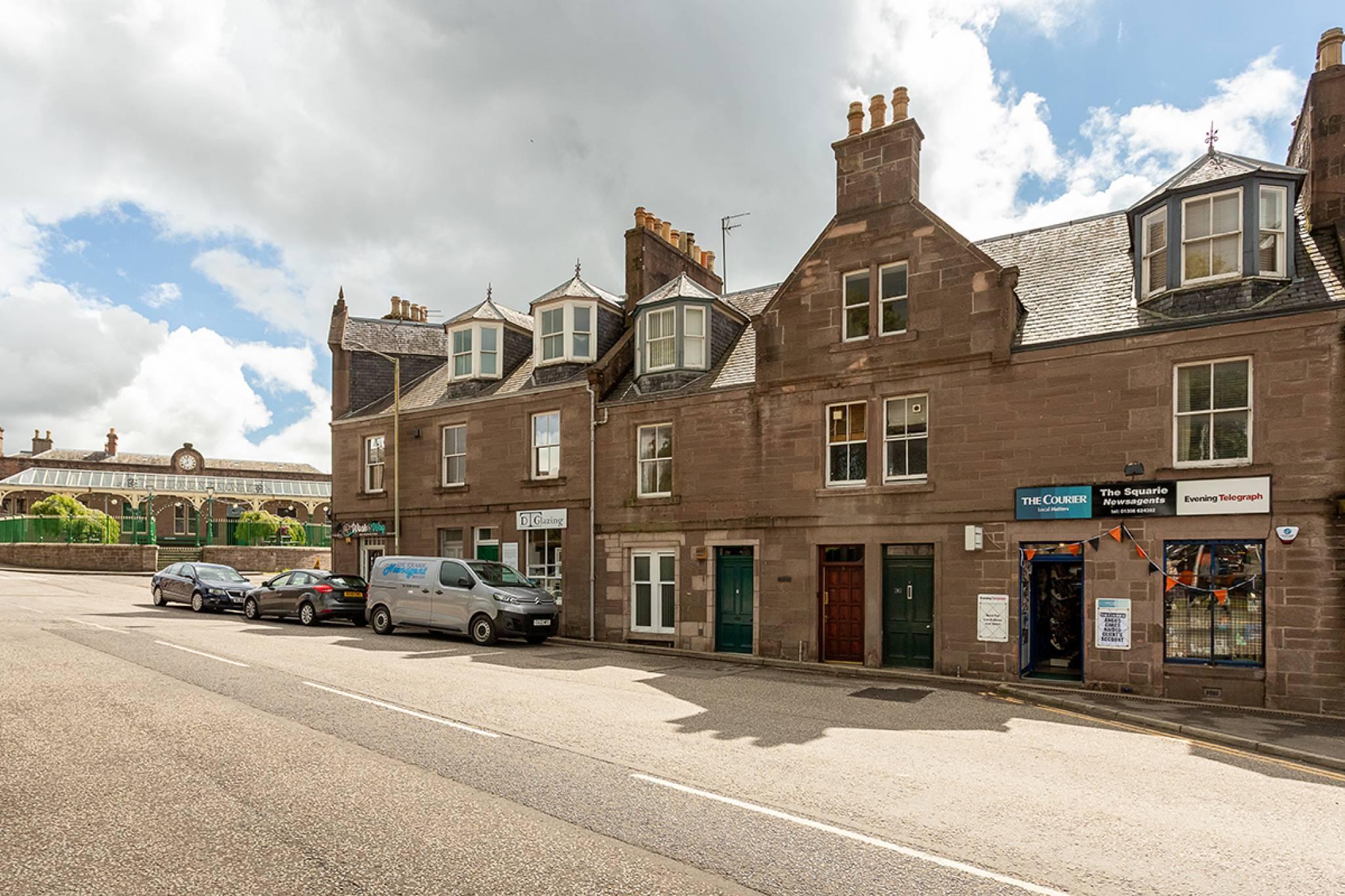 8 St Ninian's Place, Brechin, DD9 7AH
