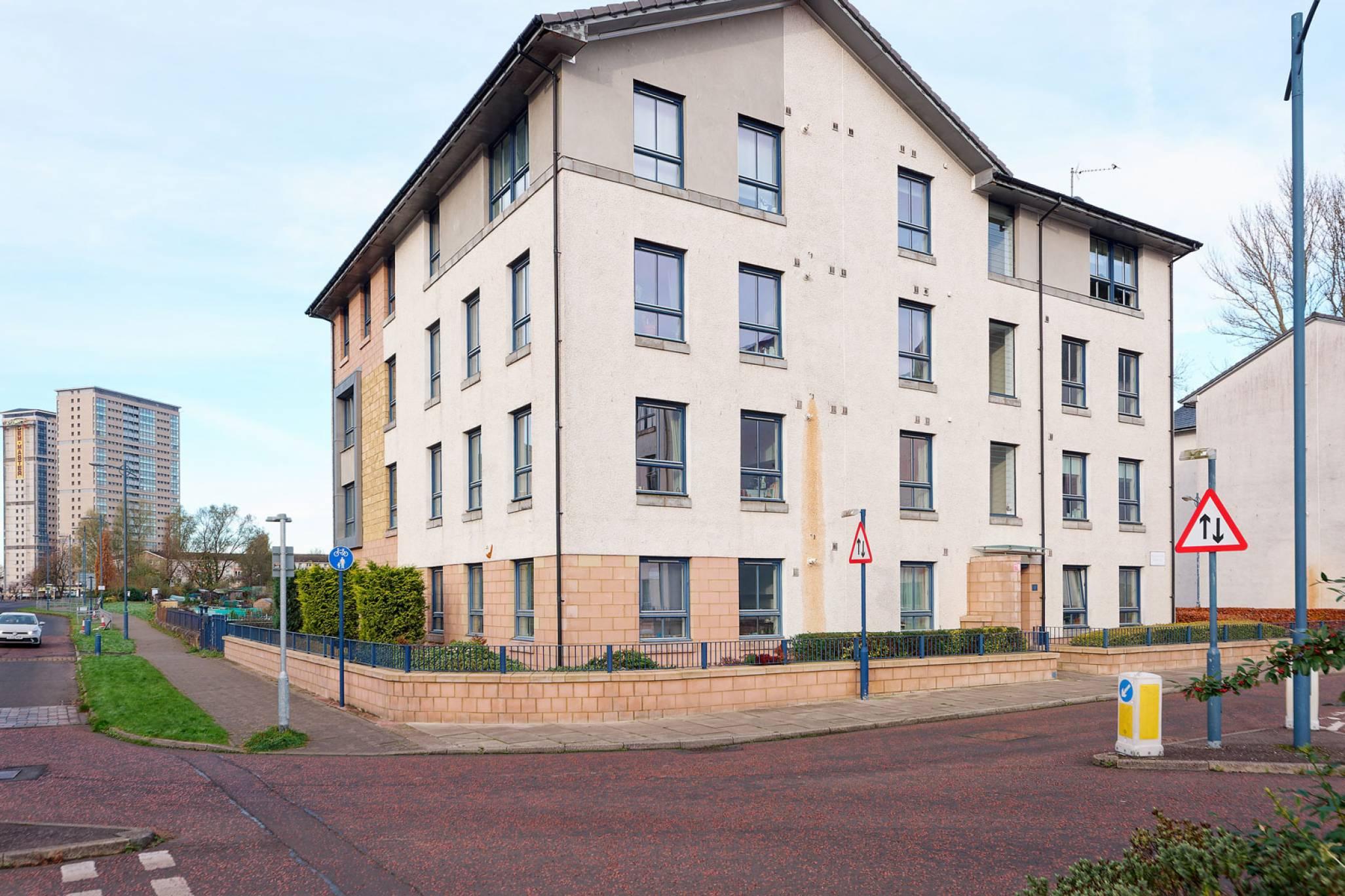 0/3, 1 Haughview Terrace, Oatlands, Glasgow, G5 0HB