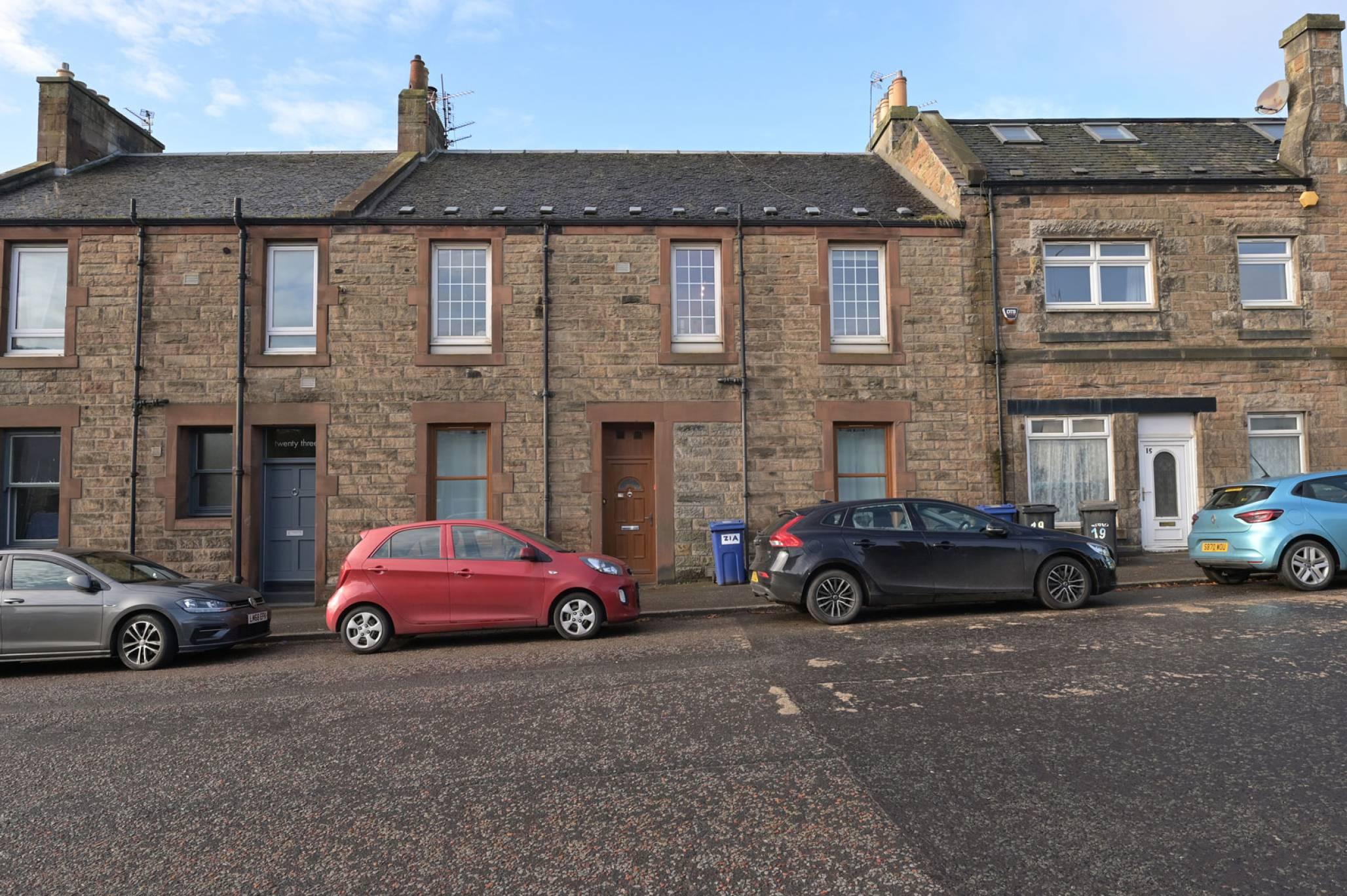 25D Clerk Street, Loanhead, EH20 9DP