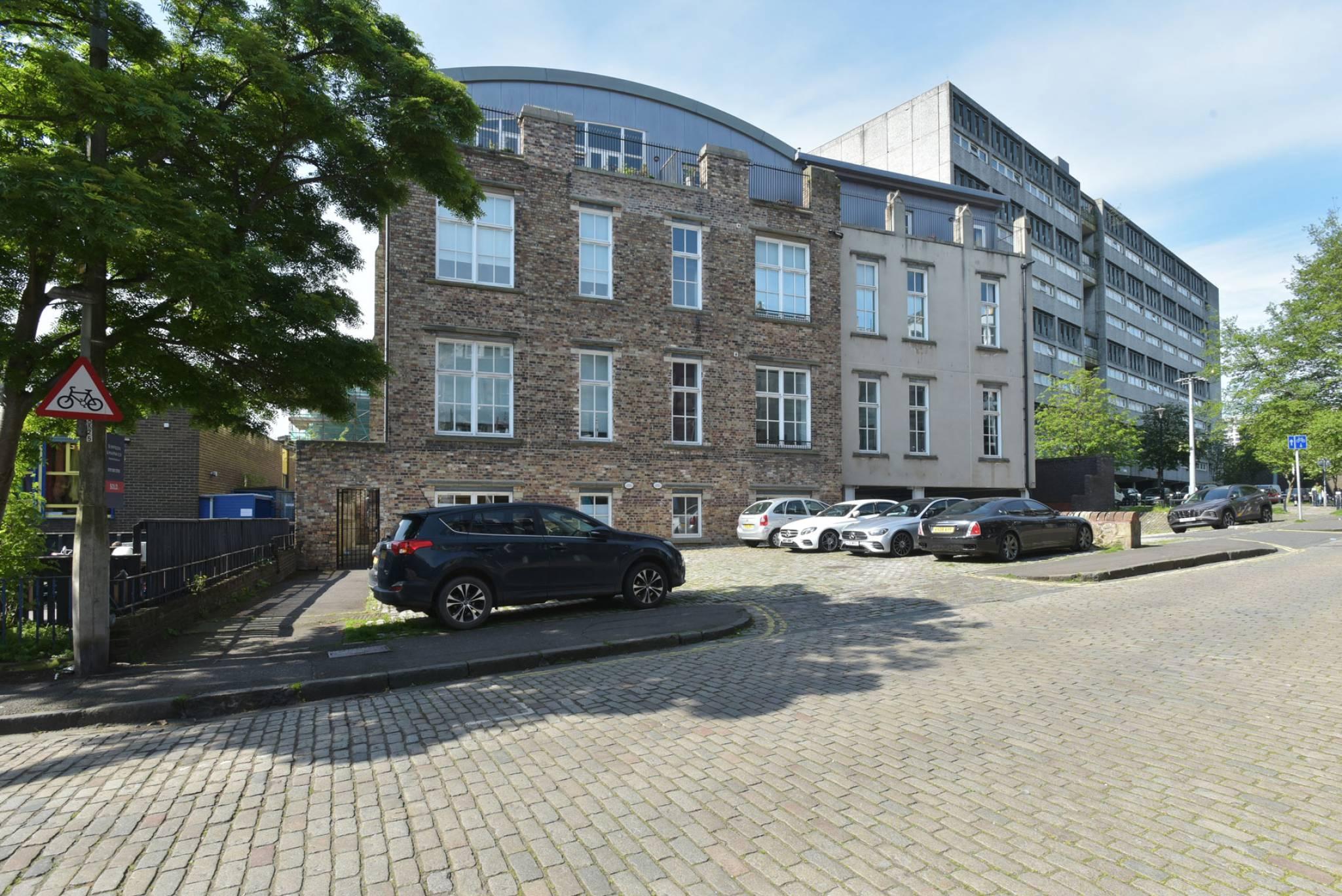 14/6 Queen Charlotte Street, Leith, Edinburgh, EH6 6AT