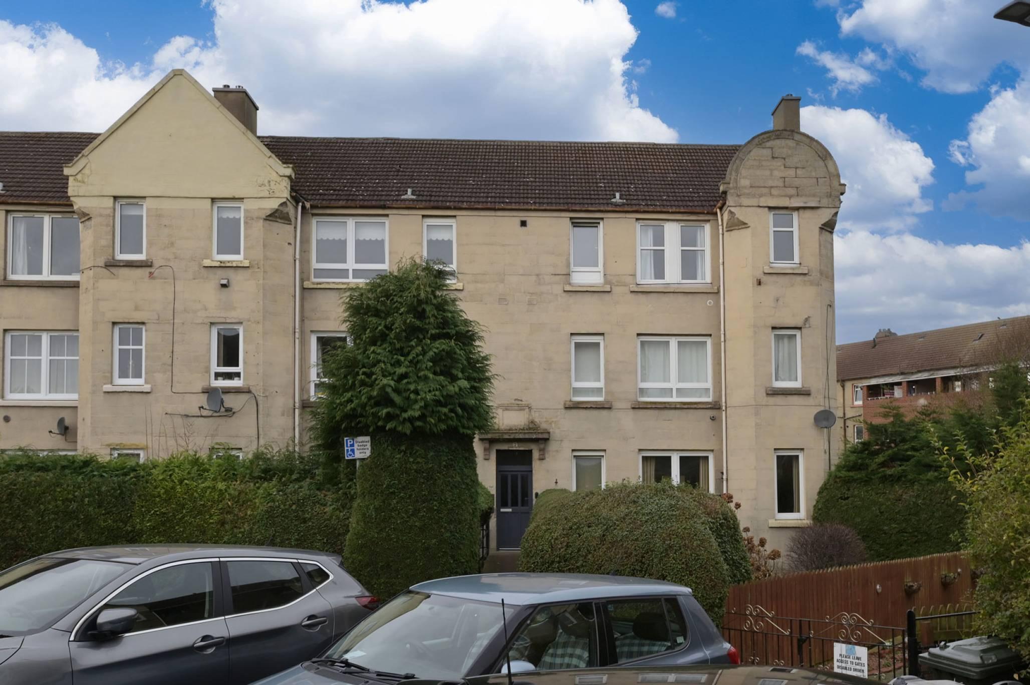 2/5 Lochend Square, Lochend, Edinburgh, EH7 6ED