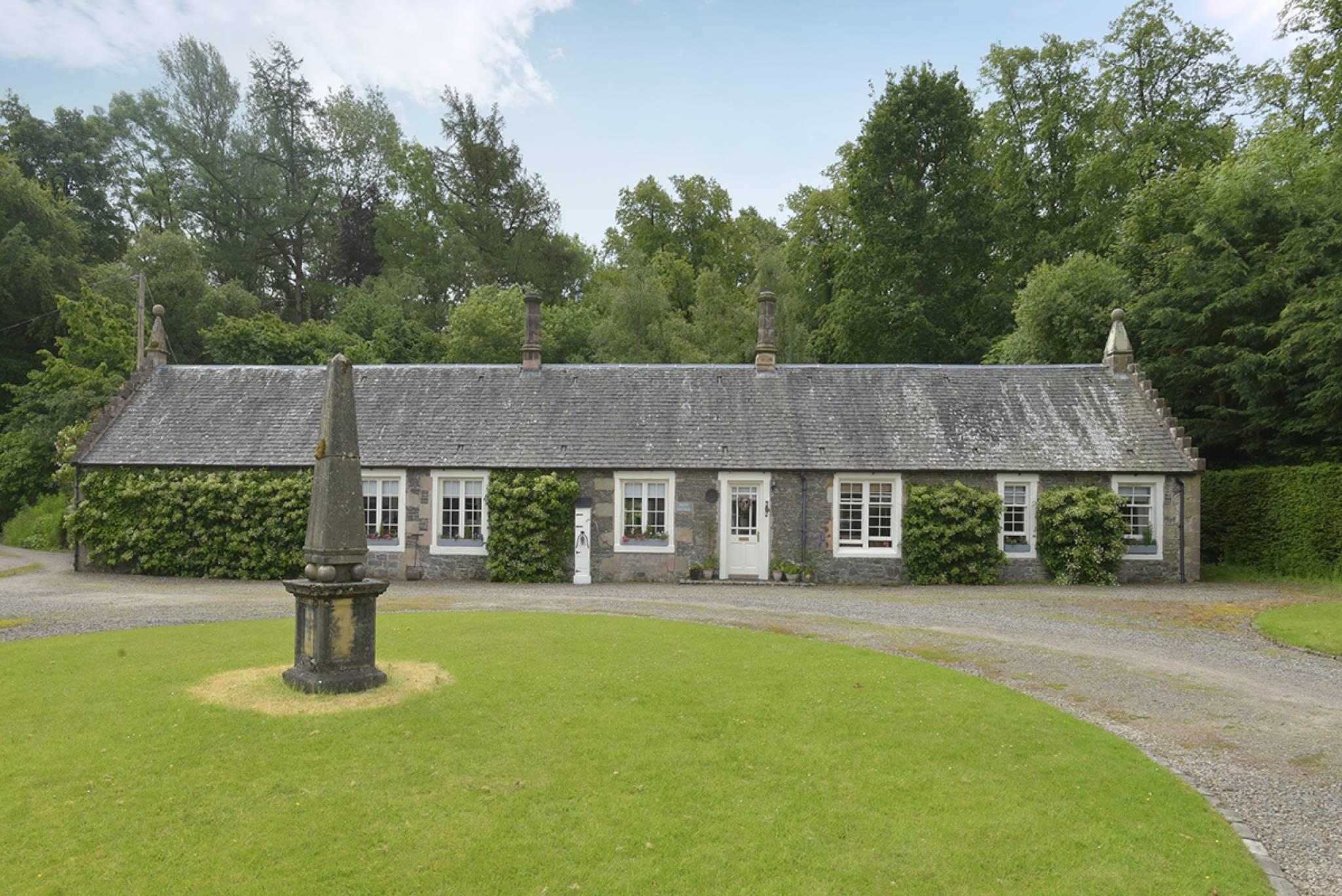South Cottage Coulter Mains, Coulter, Biggar, ML12 6PR