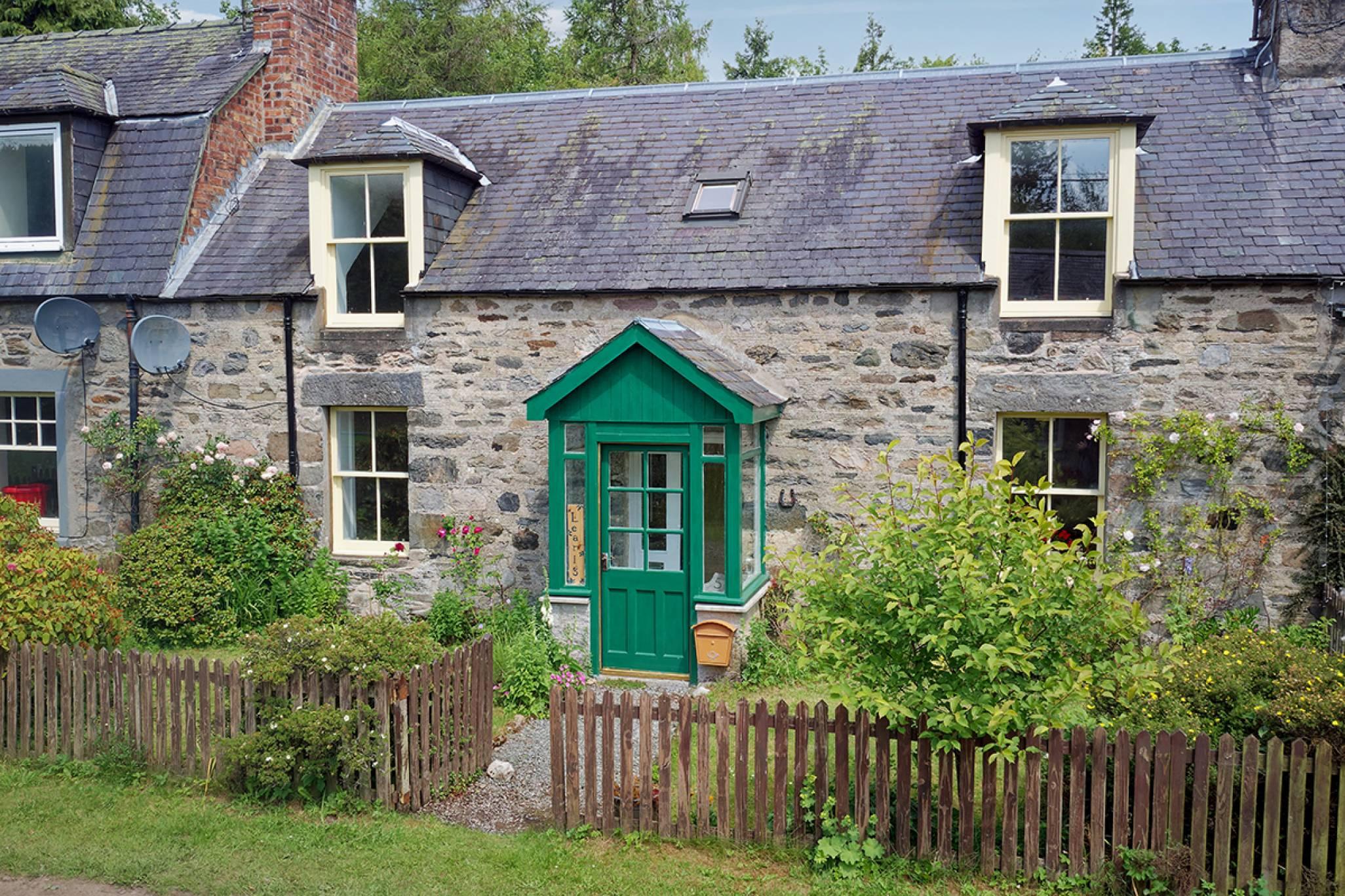 Learig 5 The Row, Enochdhu, Blairgowrie, PH10 7PE