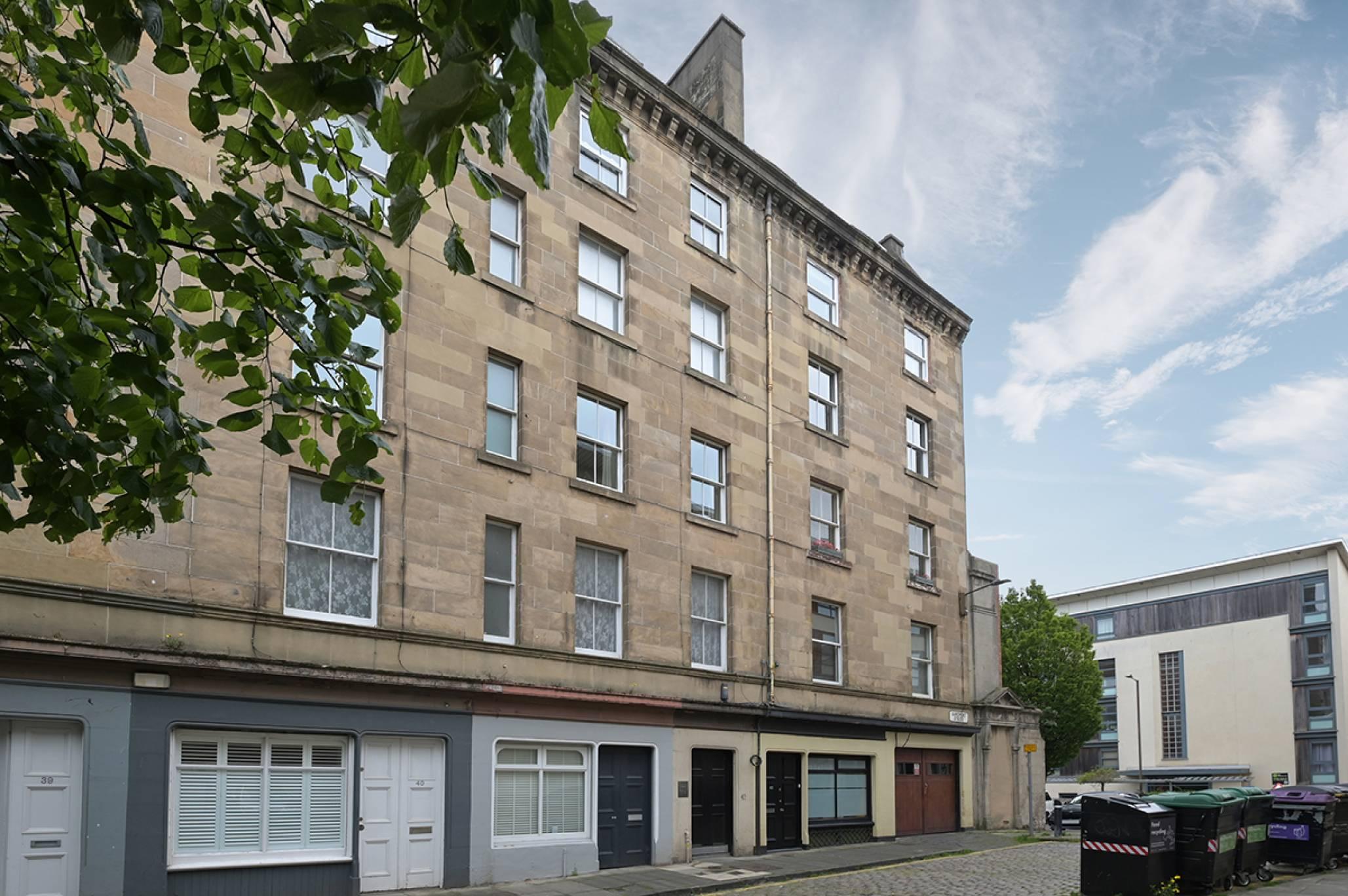 42/14 Sandport Street, The Shore, Edinburgh, EH6 6EP
