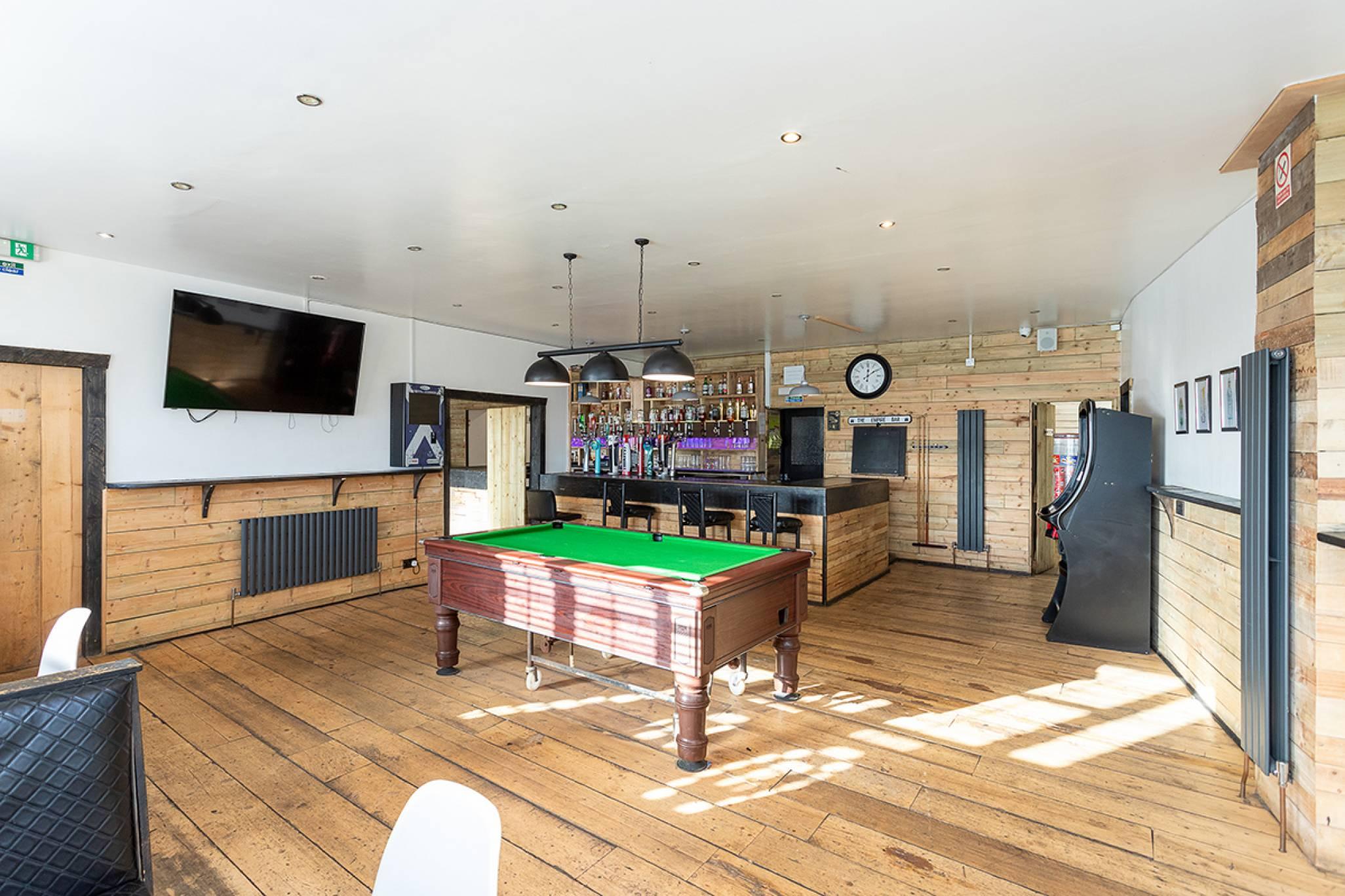 The Empire Bar 413 High Street, Leven, KY8 3QP