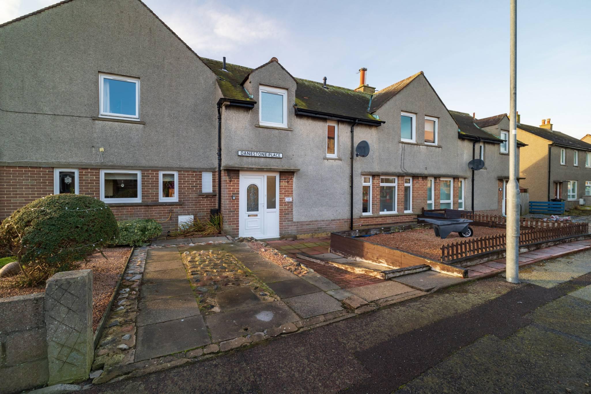 44 Danestone Place, Bridge of Don, Aberdeen, AB23 8JB