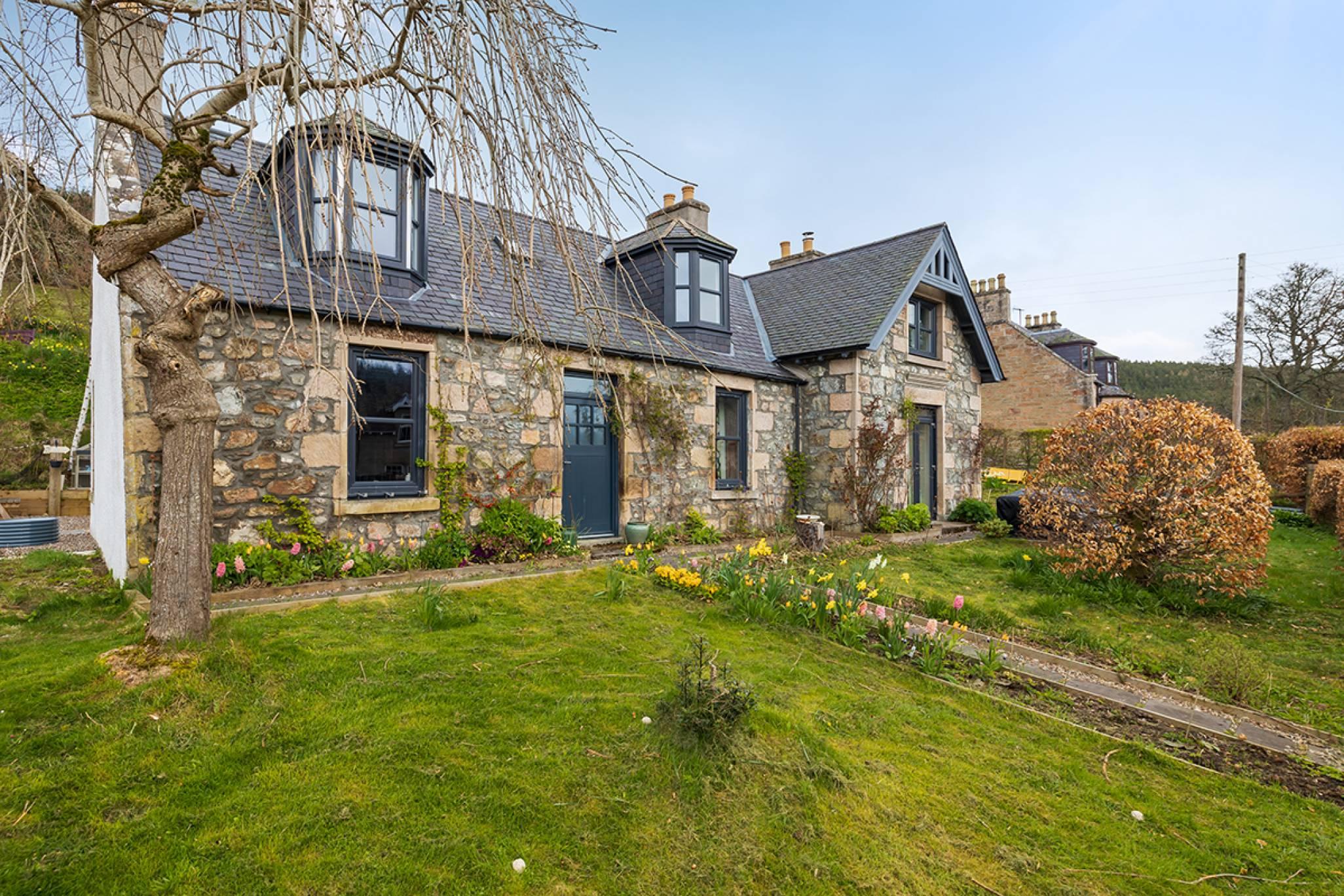 Hawthorn Bellabeg, Strathdon, AB36 8UL