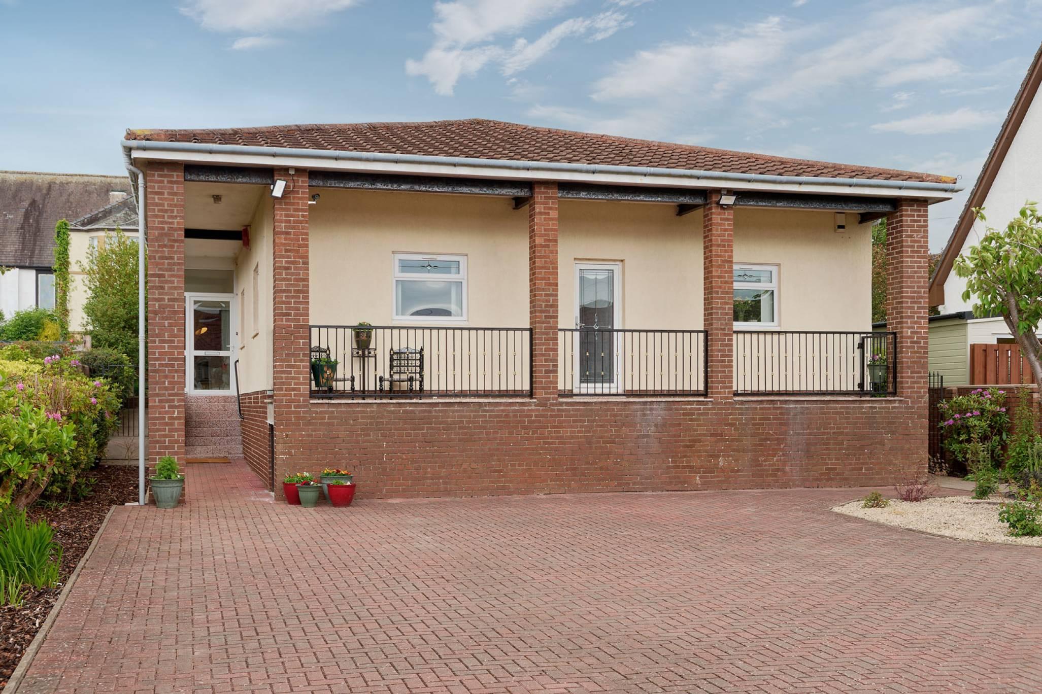 23a Saint Winnings Road, Kilwinning, Ayrshire, KA13 6BW
