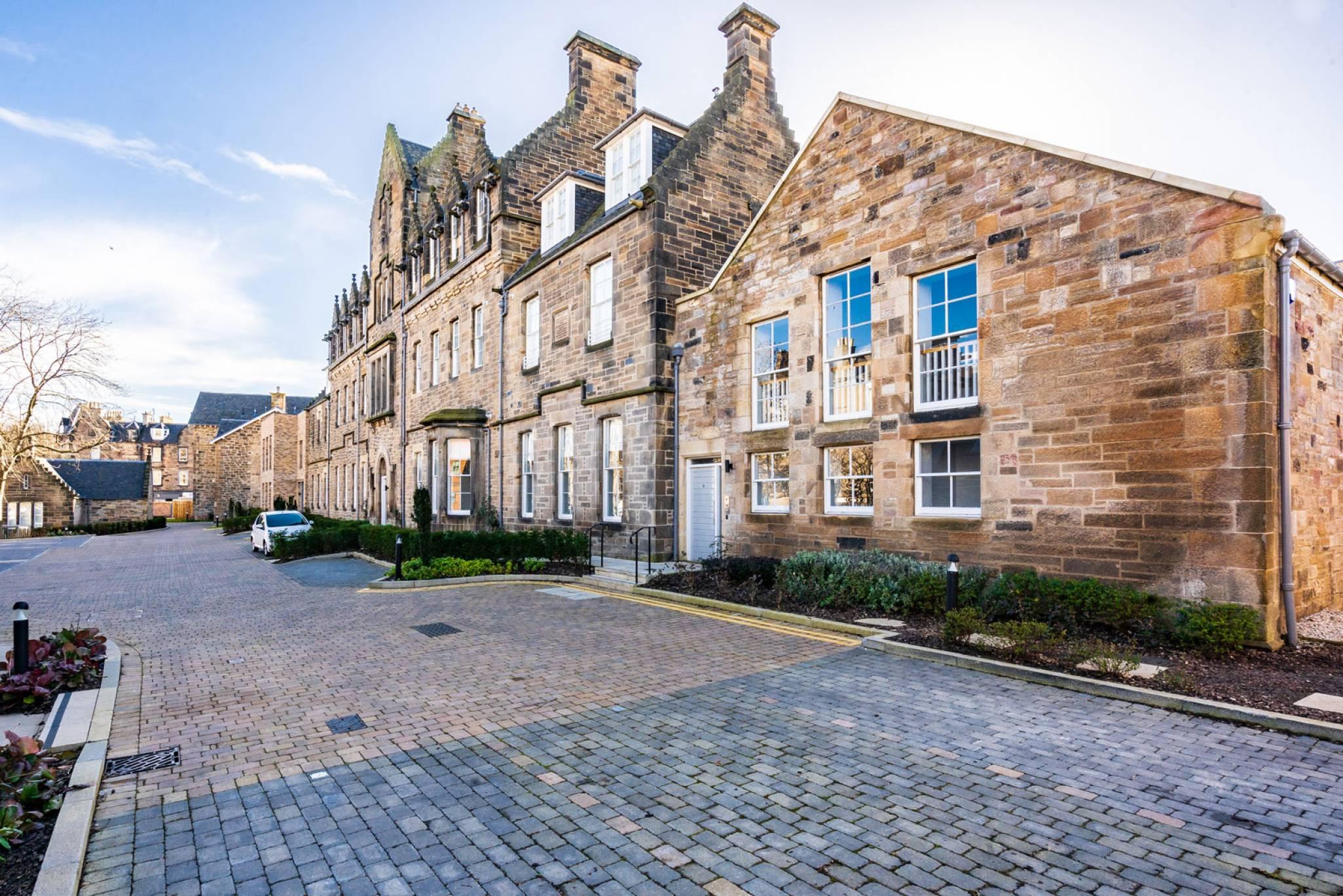 Flat 4 7 Gorgie Road, Edinburgh, EH11 2FA