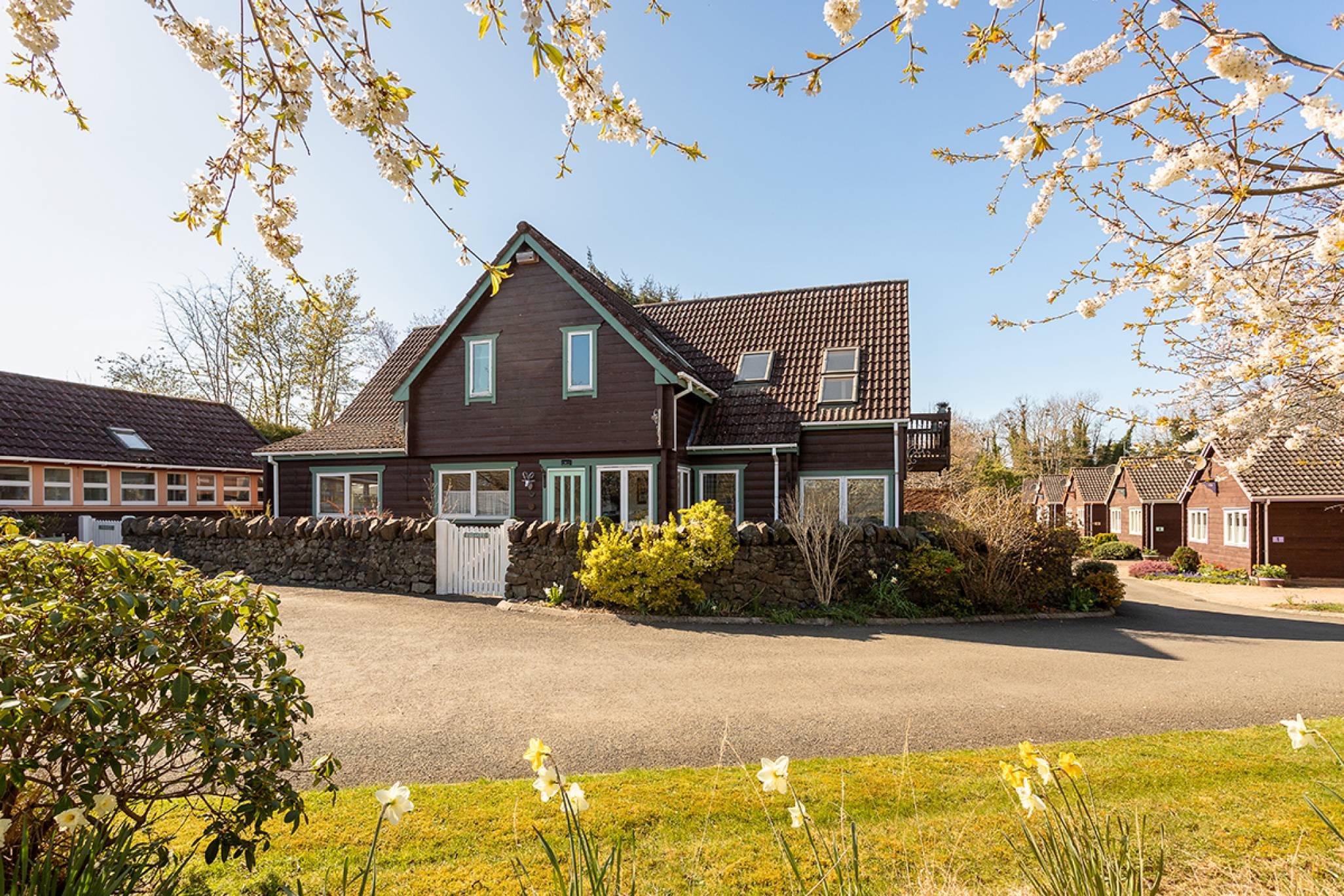 River Edge Lodges Back Street, Bridge of Earn, PH2 9AB
