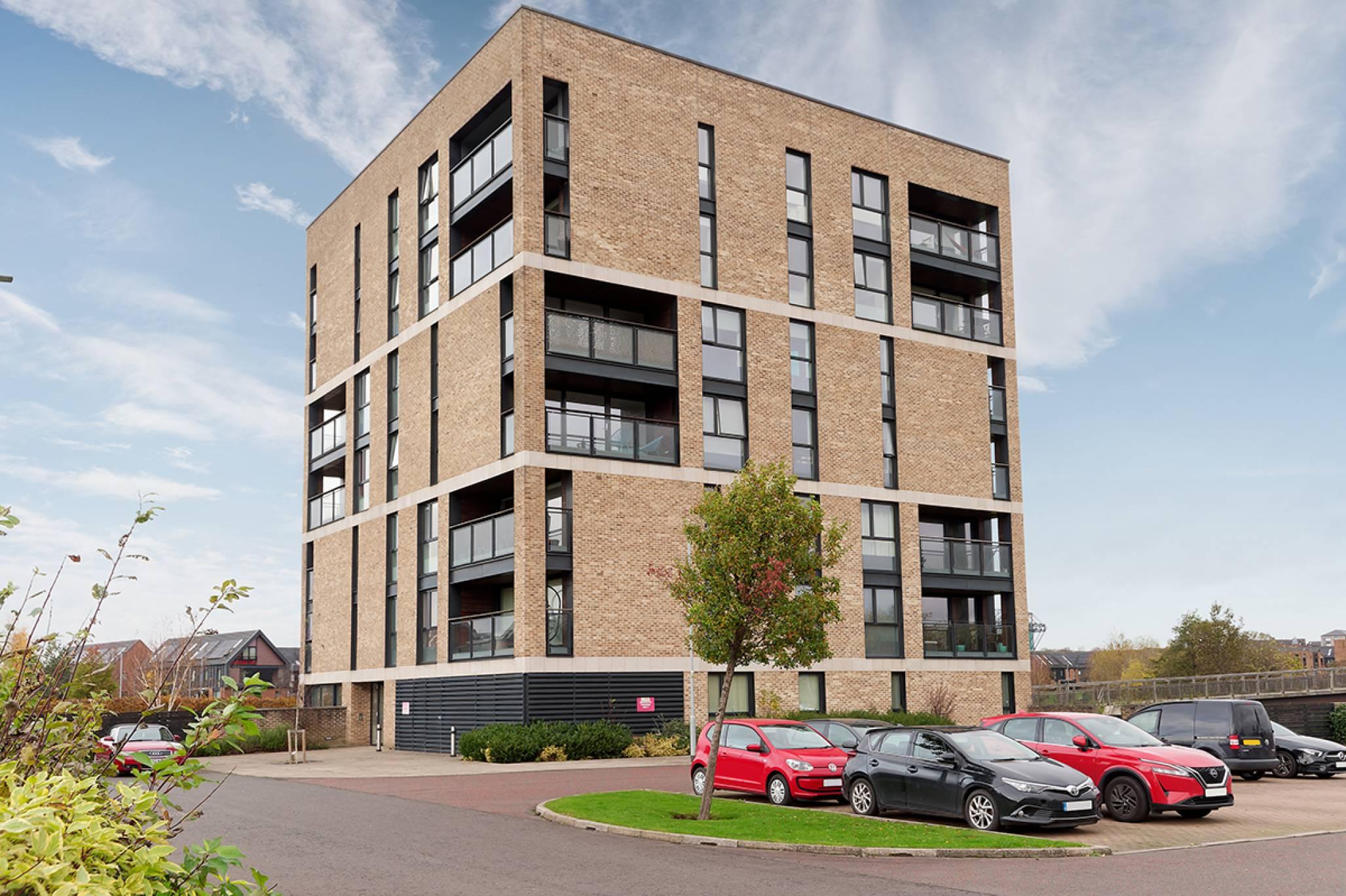 2/2, 1 Auckland Wynd, Glasgow, G40 4QY