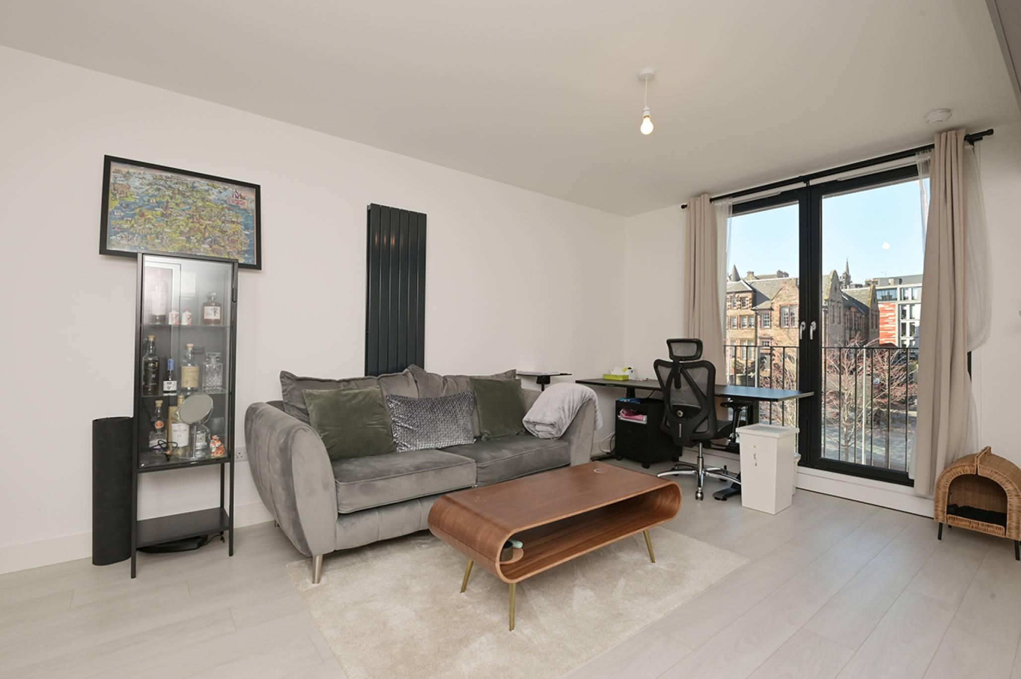 5/8 Shoemakers Square, Edinburgh, EH8 8FW