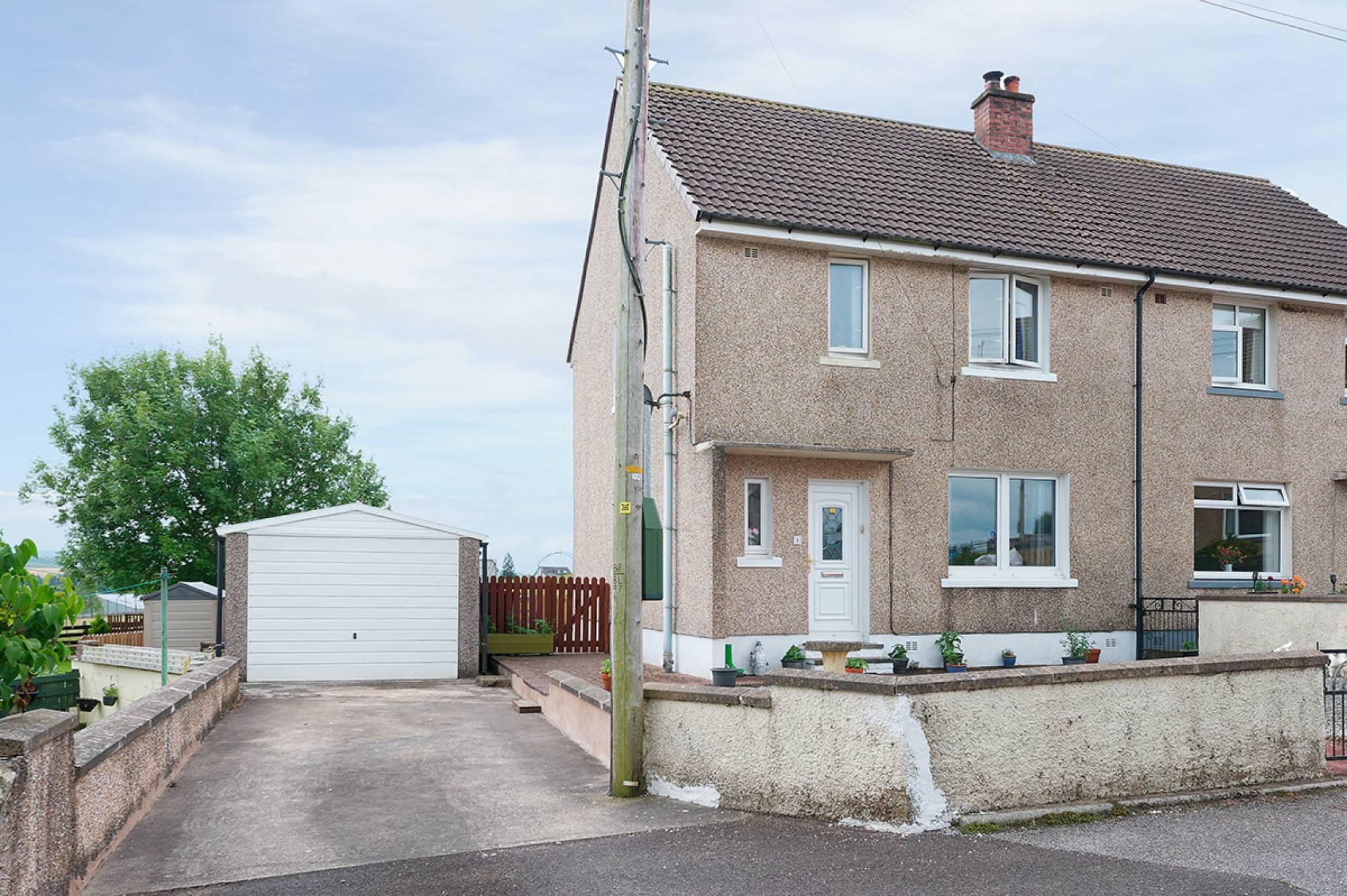 1 Kirkbank, Kirkgunzeon, Dumfries, DG2 8JZ