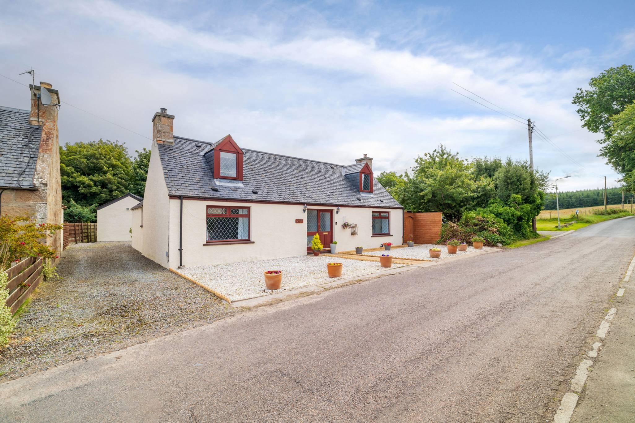 Forestry Cottage Old Tornagrain, Dalcross, Inverness, IV2 7JJ
