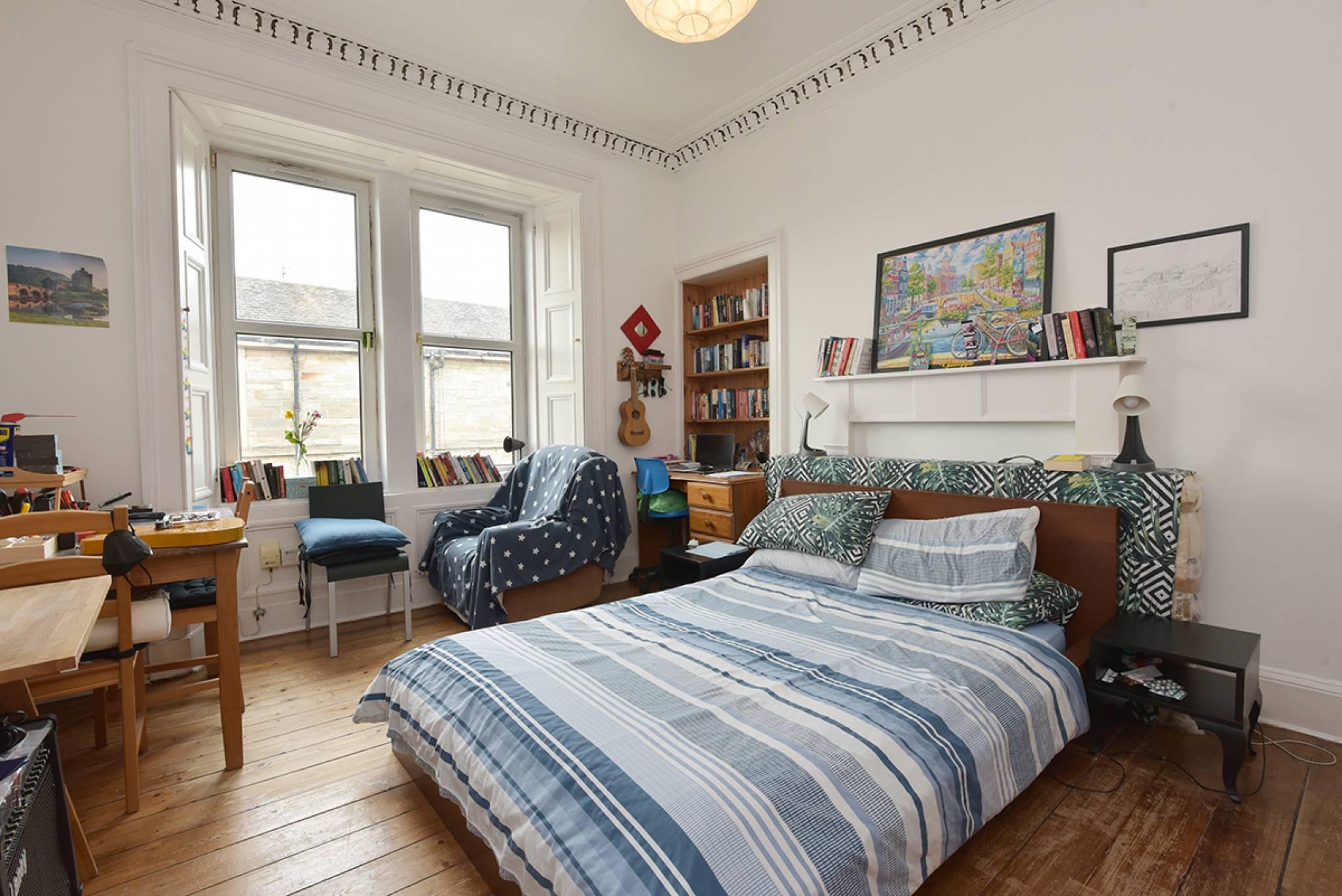 2/5 Dudley Avenue South, Trinity, Edinburgh, EH6 4PJ