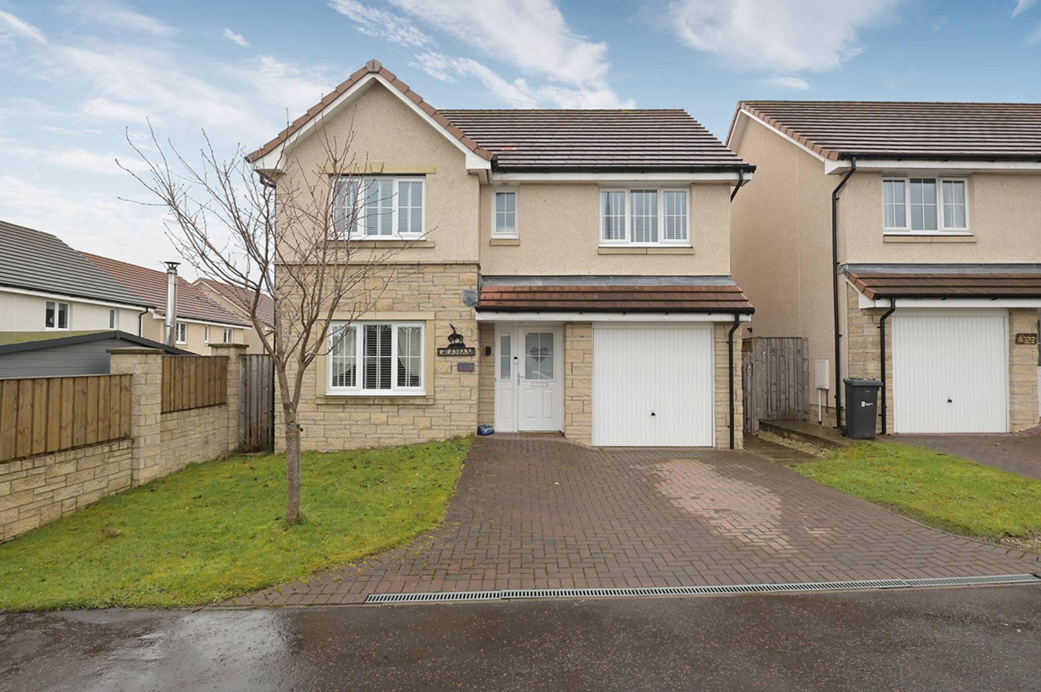 8 East Mains Mews, Broxburn, EH52 5EN