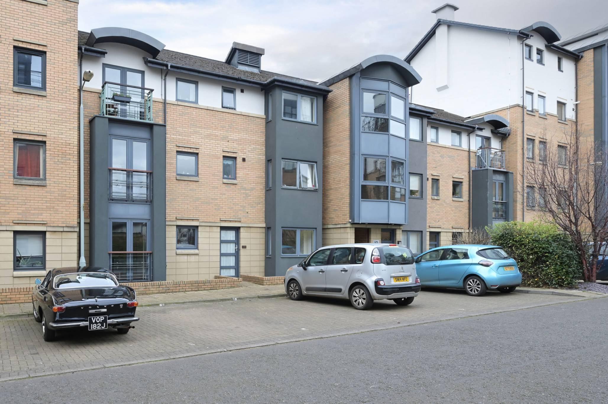 18 Rennie's Isle, The Shore, Edinburgh, EH6 6QB