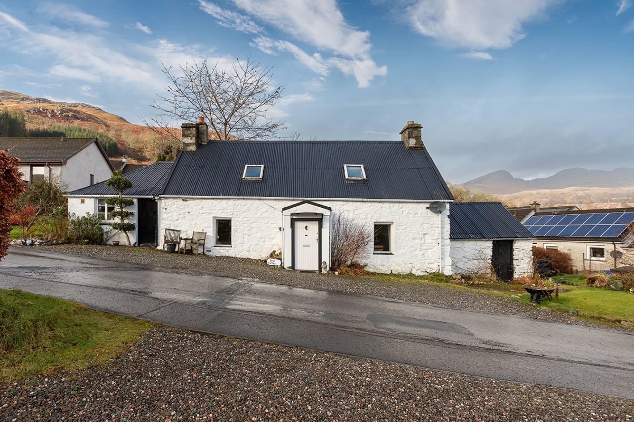 Pearl Cottage Manse Road, Stirlingshire, Killin, FK21 8UY