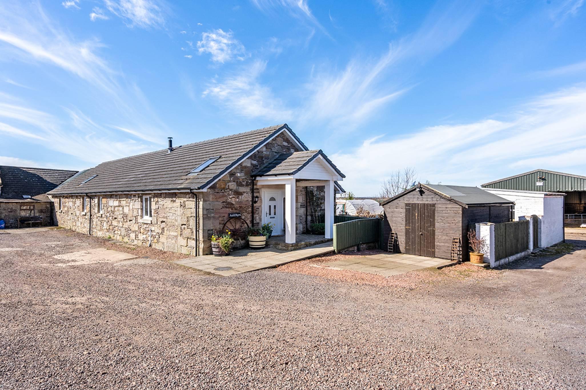 Auld Byre Auchtygemmel Farm, Auchenheath, Lanark, ML11 9XH