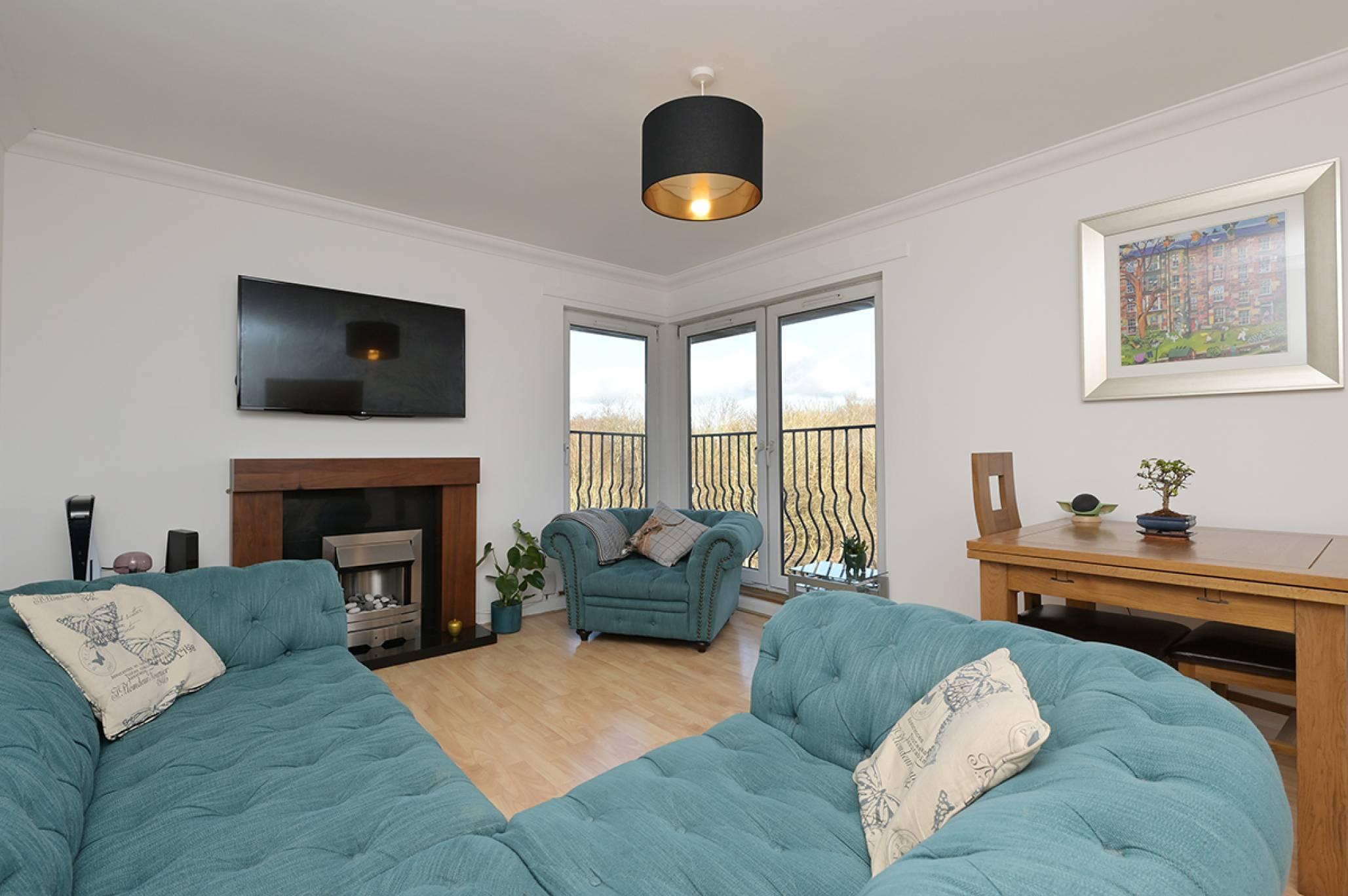 24 Swift Brae, Ladywell, Livingston, EH54 6GY