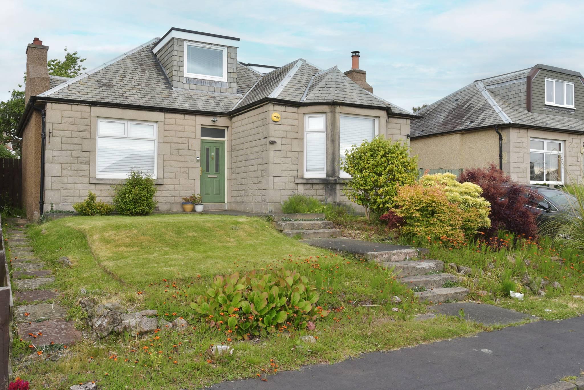 10 Craigmount Gardens, Corstorphine, Edinburgh, EH12 8EA