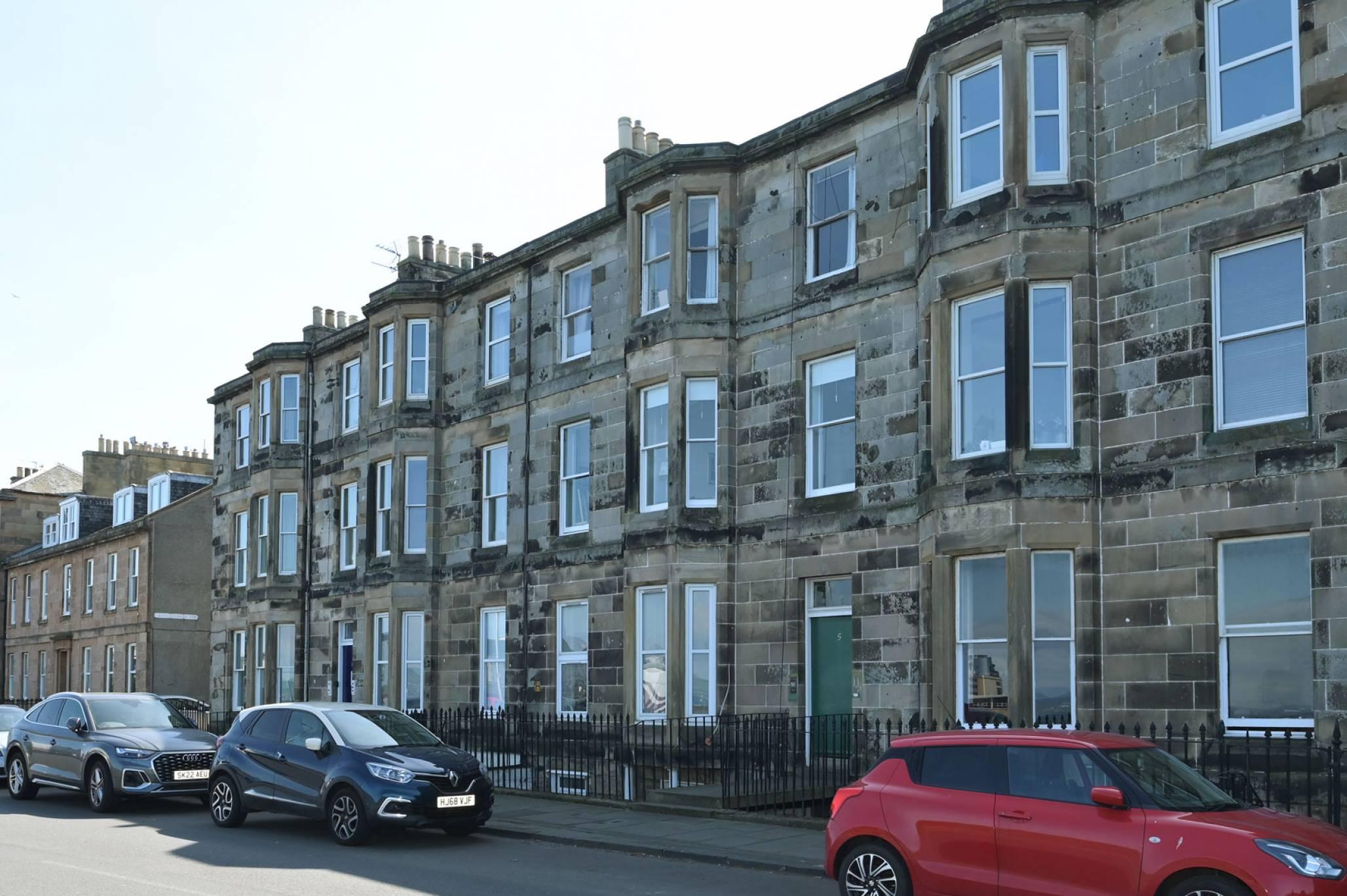 5A/2 Starbank Road, Trinity, Edinburgh, EH5 3BW