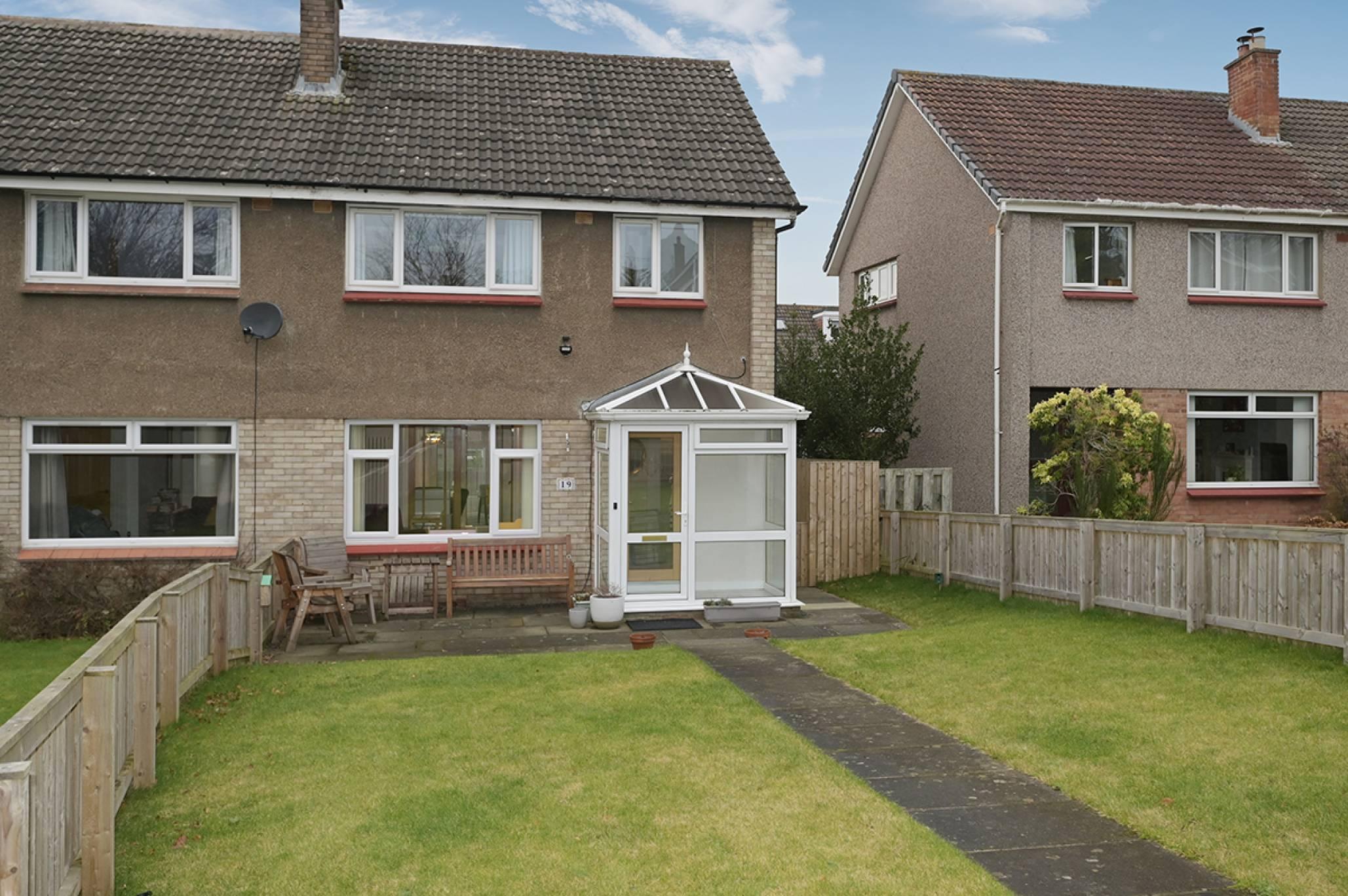 19 Clerwood Park, Corstorphine, Edinburgh, EH12 8PW