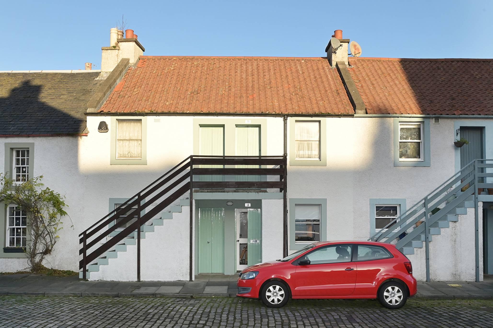 18 Newhaven Main Street, Newhaven, Edinburgh, EH6 4TA