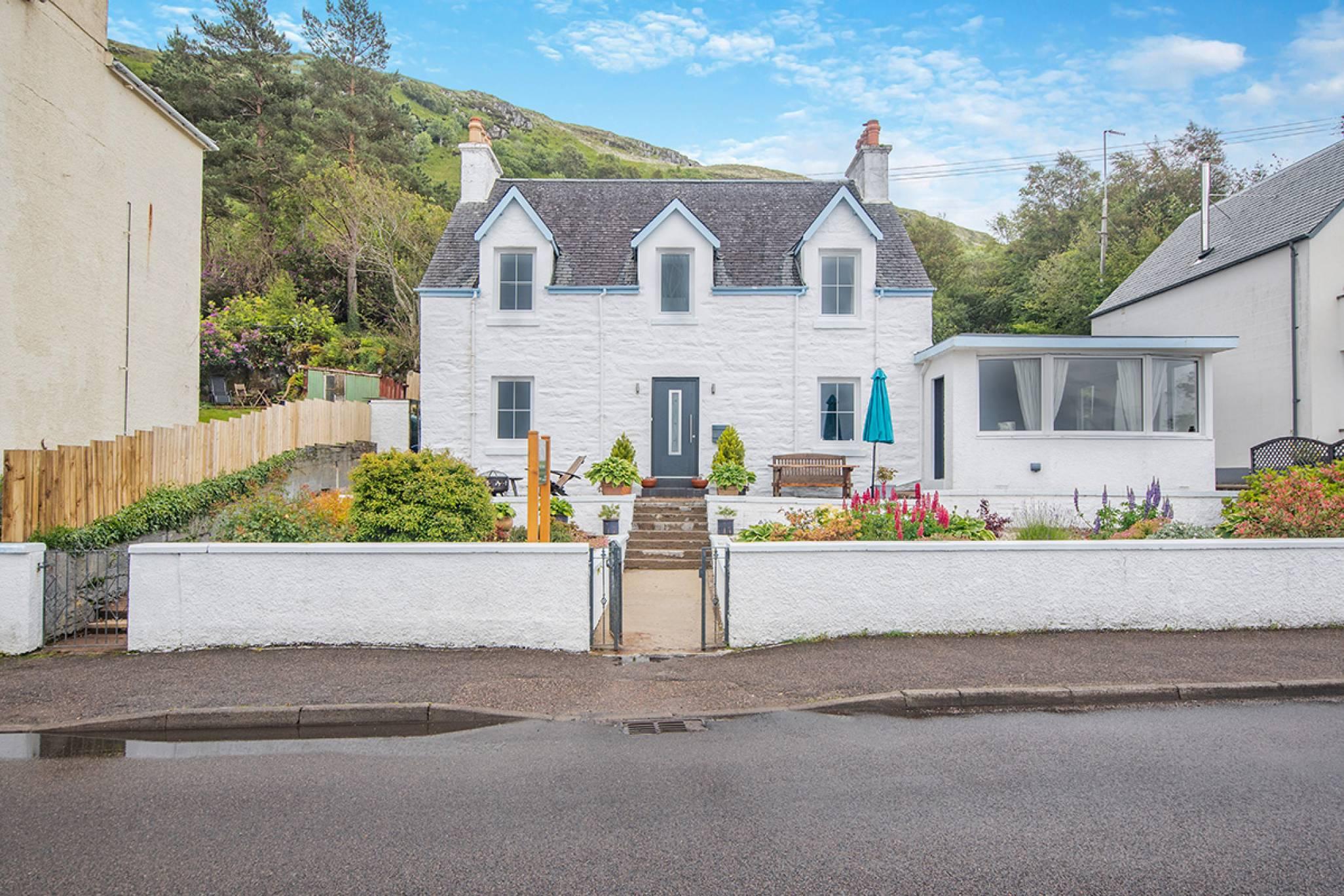 Springbank Guest House  East Bay, Mallaig, PH41 4QF